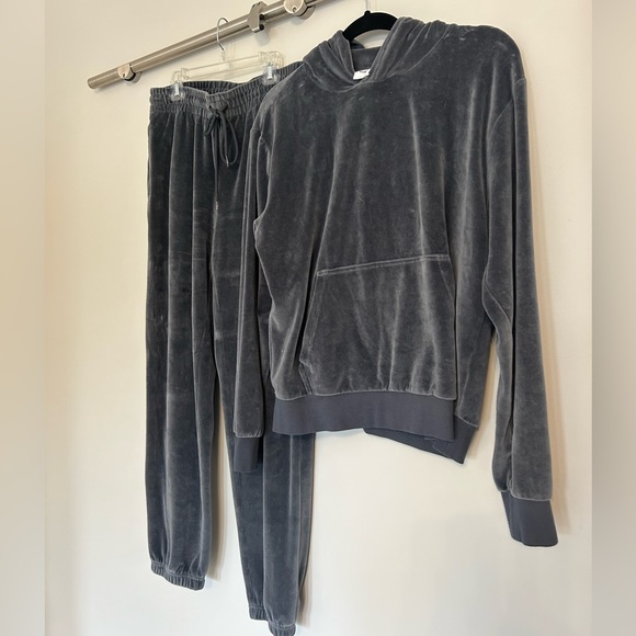 Aritzia TNA Echo Grey velour hoodie and joggers. Size medium - Picture 1 of 3